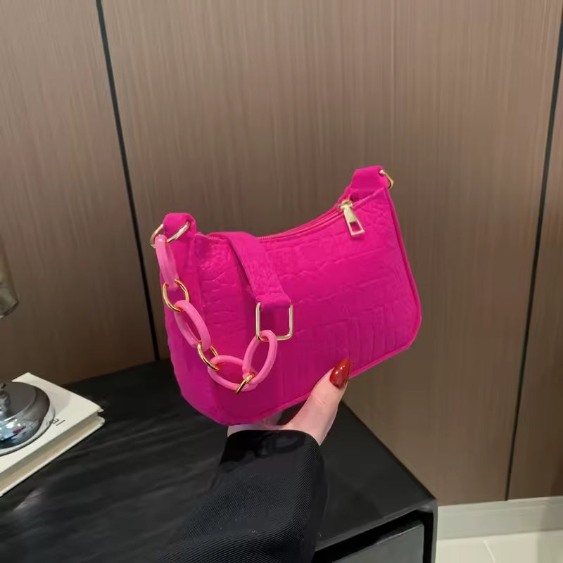 C - borsa a spalla mezzaluna